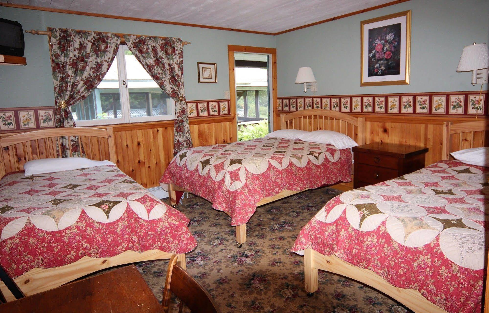 Blue Gentian Lodge At Magic Mountain Londonderry Buitenkant foto