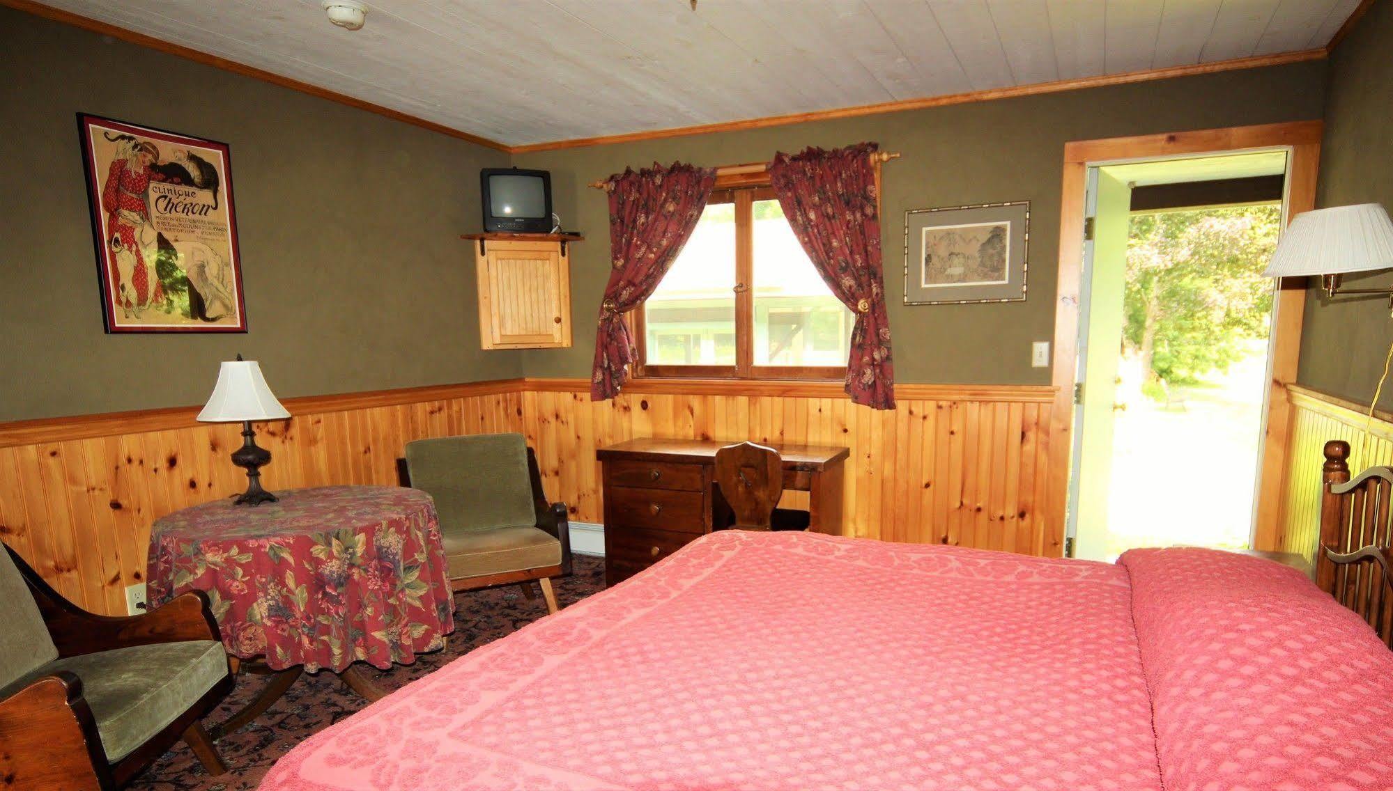 Blue Gentian Lodge At Magic Mountain Londonderry Buitenkant foto